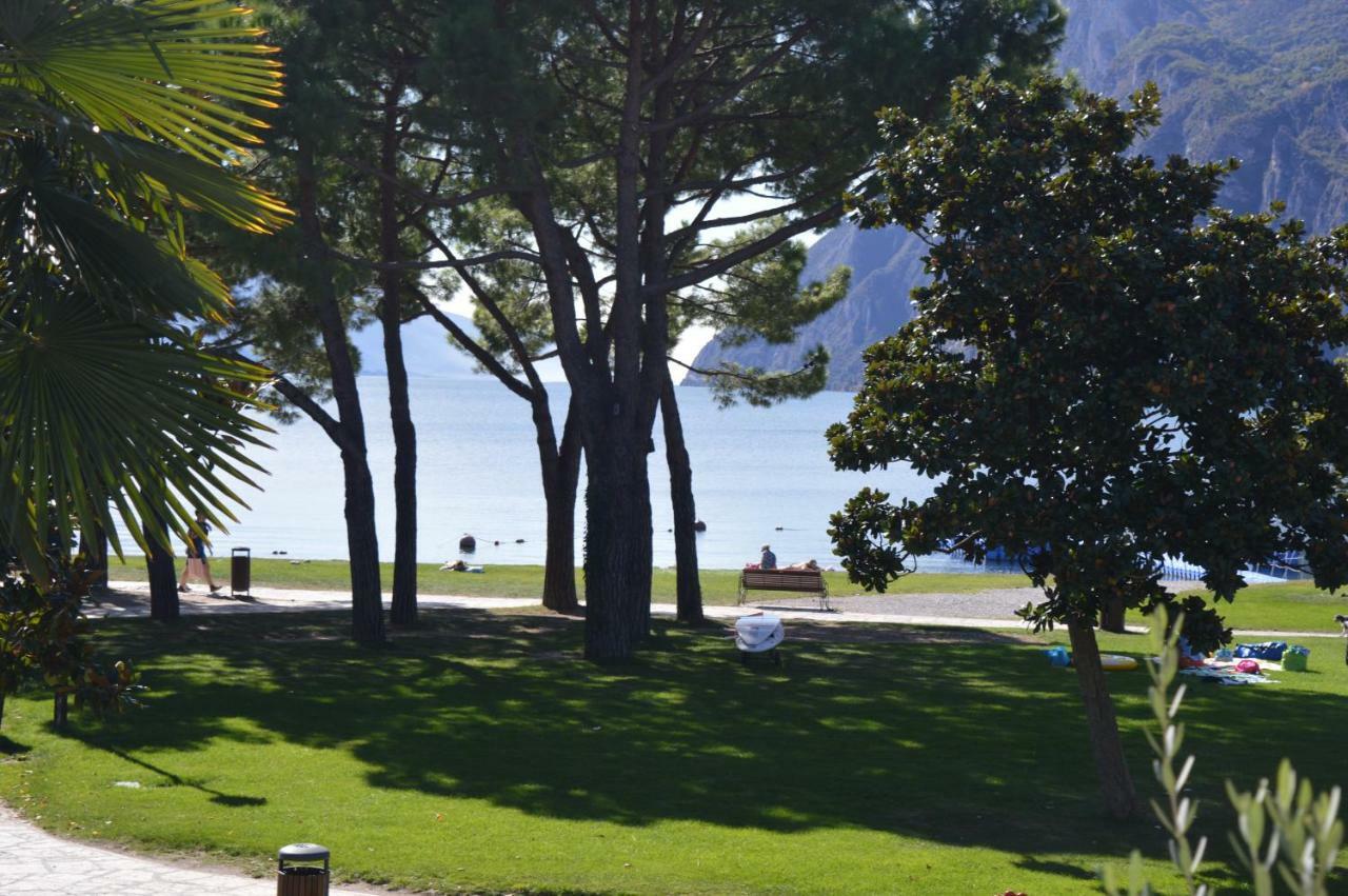 Appartement Balcone Sul Lago 加尔达湖滨 外观 照片